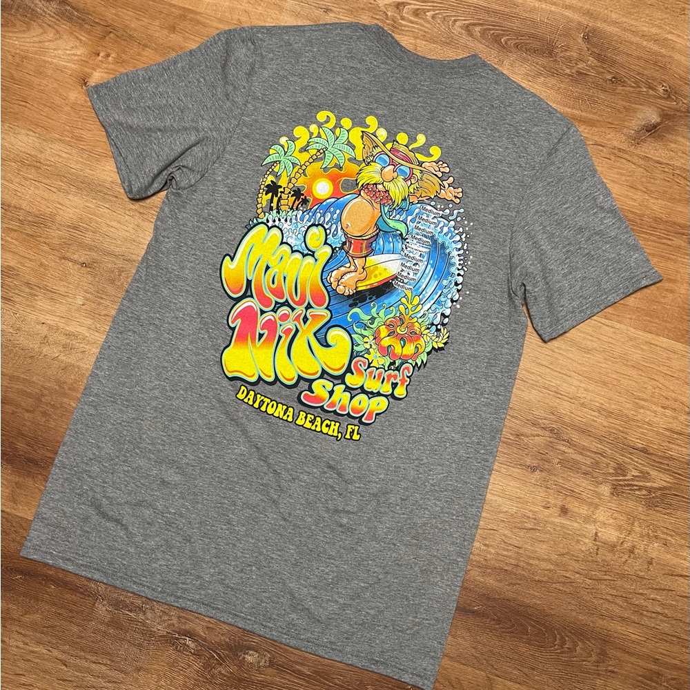 Graphic‎ tee